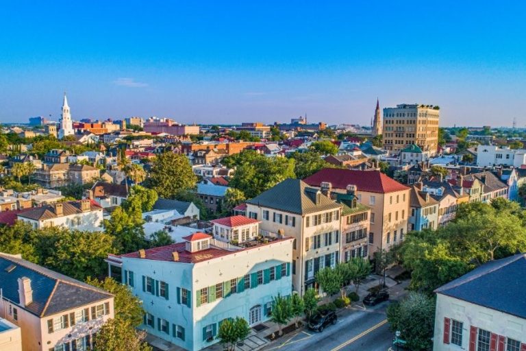 Historic Charleston architecture and streetscape, symbolizing the luxury real estate and custom home building market in South Carolina.